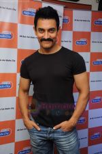 Aamir Khan visits Radio City in Bandra, Mumbai on 23rd June 2011 (27).JPG